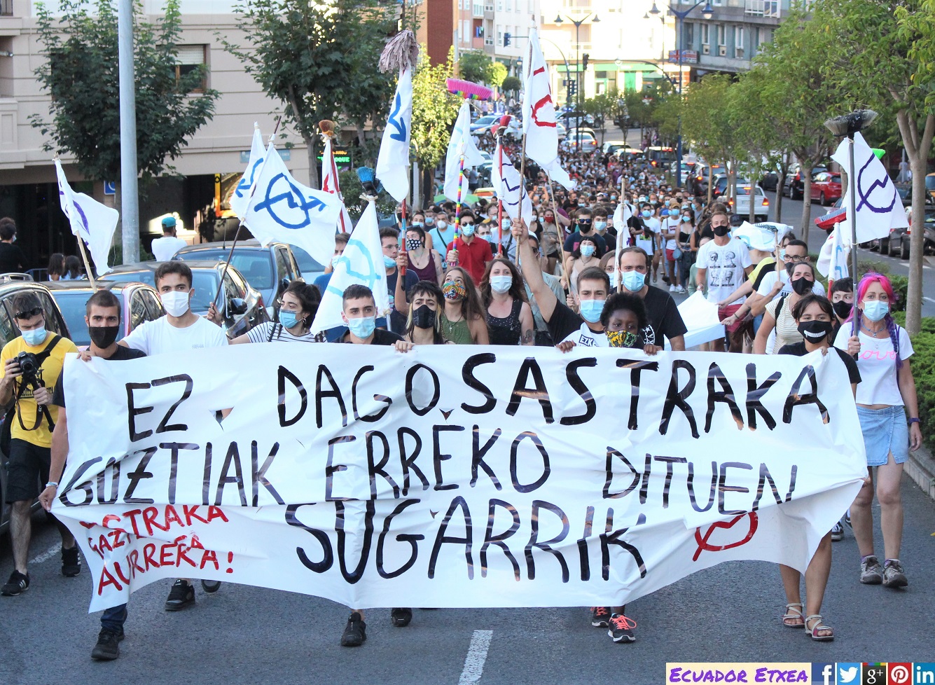 sastraka-portugalete-gaztetxea-okupación-colegio-monjas-jóvenes-manifestación-incendio