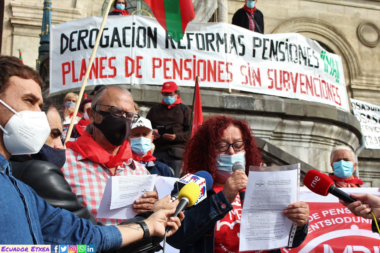 Pensionistas-vascos-euskalherria-bilbao-pensiones-dignas-reivindicaciones-parlamentos-Gasteiz-Navarra