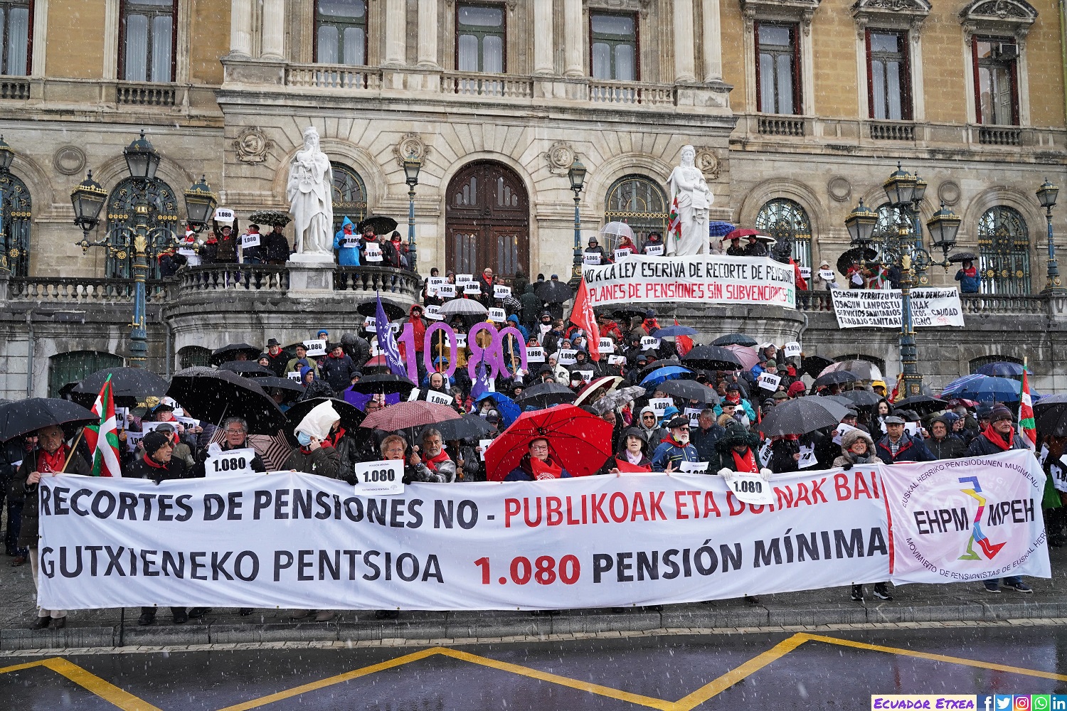 Pensionistas-bilbao-vascos-nieve-alcalde-aburto-ayuntamiento-partidos-políticos