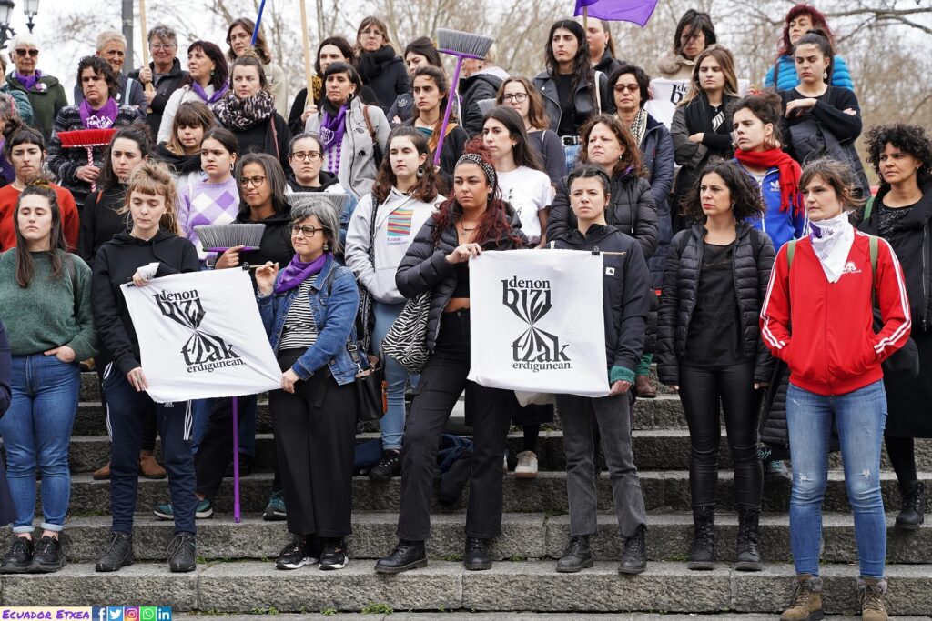 denon-bizitzak-erdigunean-feminista-mujeres-huelga-general-17M-17-marzo-vasco-euskal-herria-bilbao