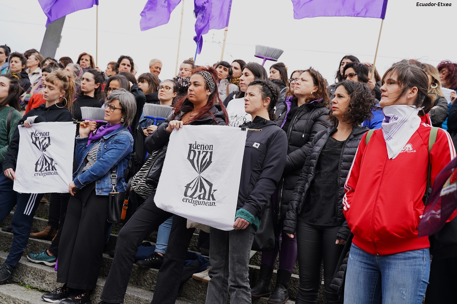huelga-feminista-general-30N-noviembre-mujeres-vasco-euskalherria- Denon-Bizitzak-Erdigunean