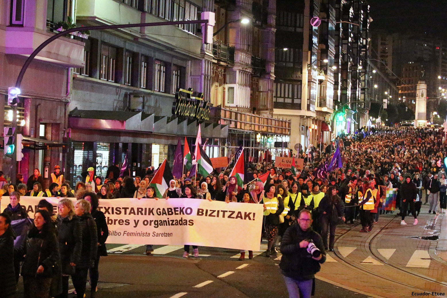 25N-noviembre-día-internacional-violencia-mujeres-feministas-vascas-bilbao-palestinas