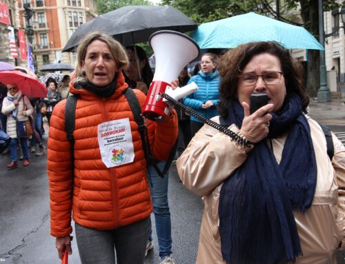 PNV y PSOE dan la espalda a más de 4000 trabajadoras de Intervención Social