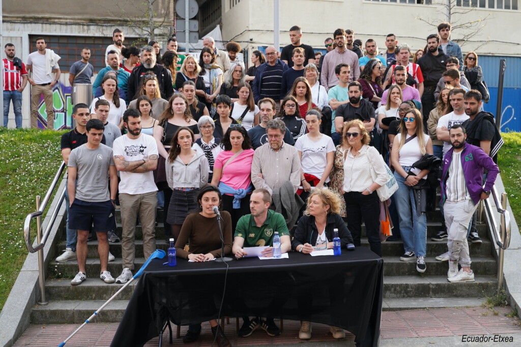 etxarri-gaztetxe-desalojo-joven-herido-iker-balas-foam-policía-ertzaintza-bilbao-rekalde