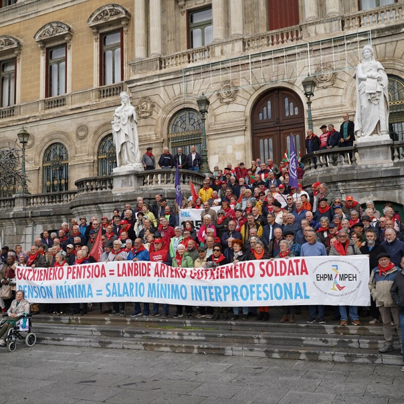 pensionistas-vascos-asjubi40-ILP-SMI-parlamento-euskadi-madrid