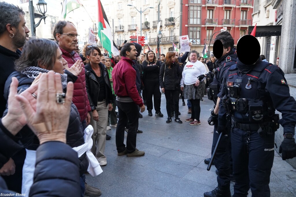 ertzaintza-policía-violencia-palestina-gaza-israel-bilbao-vasco-CAF-trenes
