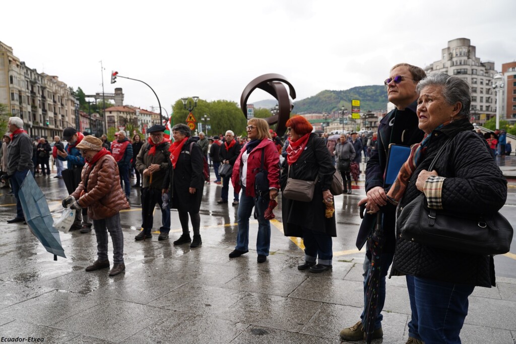pensionistas-vascos-bilbao-salud-sanidad-osakidetza-gasteiz-ILP-parlamento