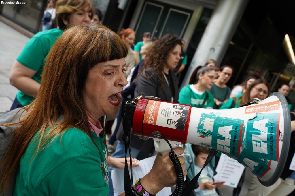 residencias-bizkaia-trabajadoras-mujeres-migrantes-cuidadoras-diputación-ela-huelga-bilbao-vasco