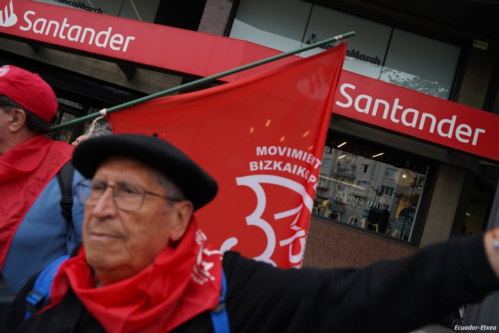 pensionistas-vascos-bilbao-bancos-BBVA-santander-kaixabank-beneficios-millones-pensiones-IPC