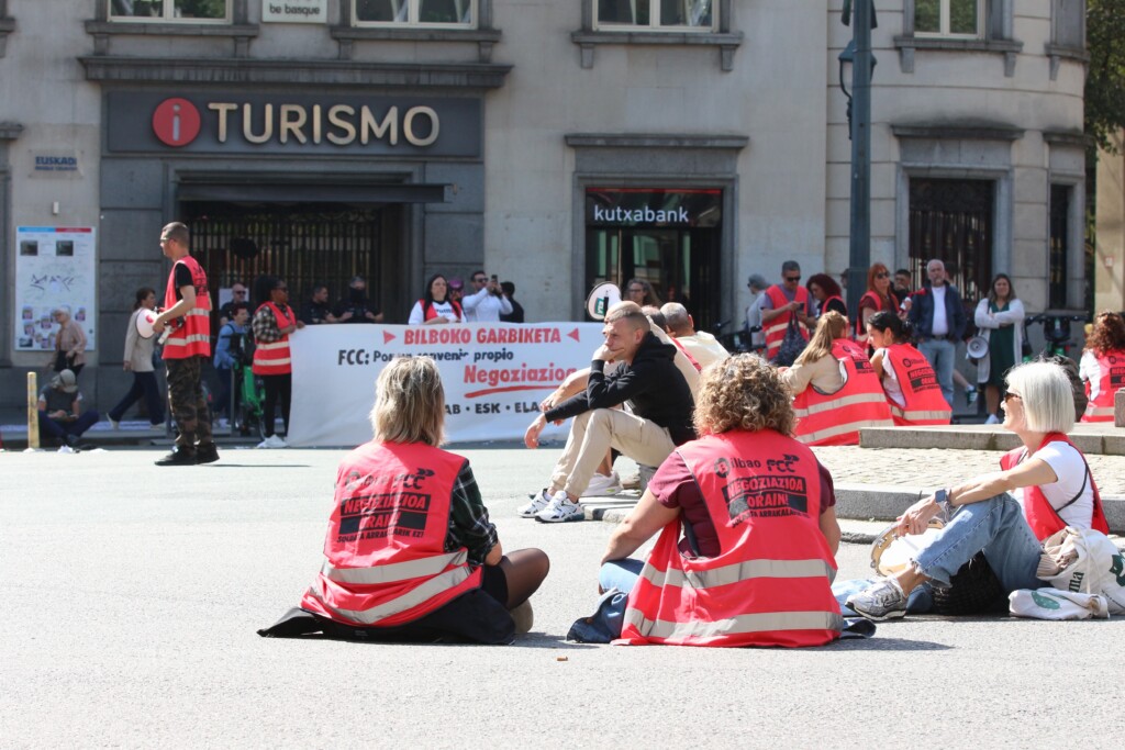limpiadoras-huelga-brecha-salarial-ayuntamiento-bilbao-vasco-LAB-ESK-ELA-mujeres