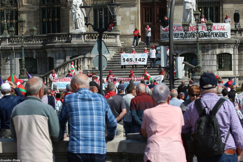 pensionistas-bilbao-vascos-invisibles-imprescindibles-ILP-firmas-veto