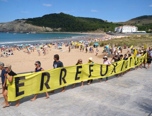 Gorliz se tiñe de amarillo para reclamar derechos para las personas migrantes